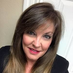 Meet your Posher, Leigh ann